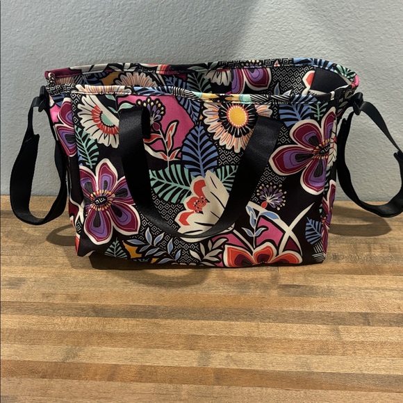 Vera Bradley ~ “Lighten Up Everything Organizer” in Kauai Floral ~ NWT’s - Picture 6 of 8